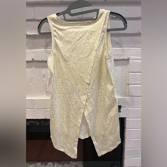 Halston Studio Tank Top Cross back Sleeveless yoga top tropical green sz XS NEW - Picture 9 of 9